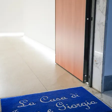 Apartment La Casa Di Ivan E Giorgia - Dalia Caserta